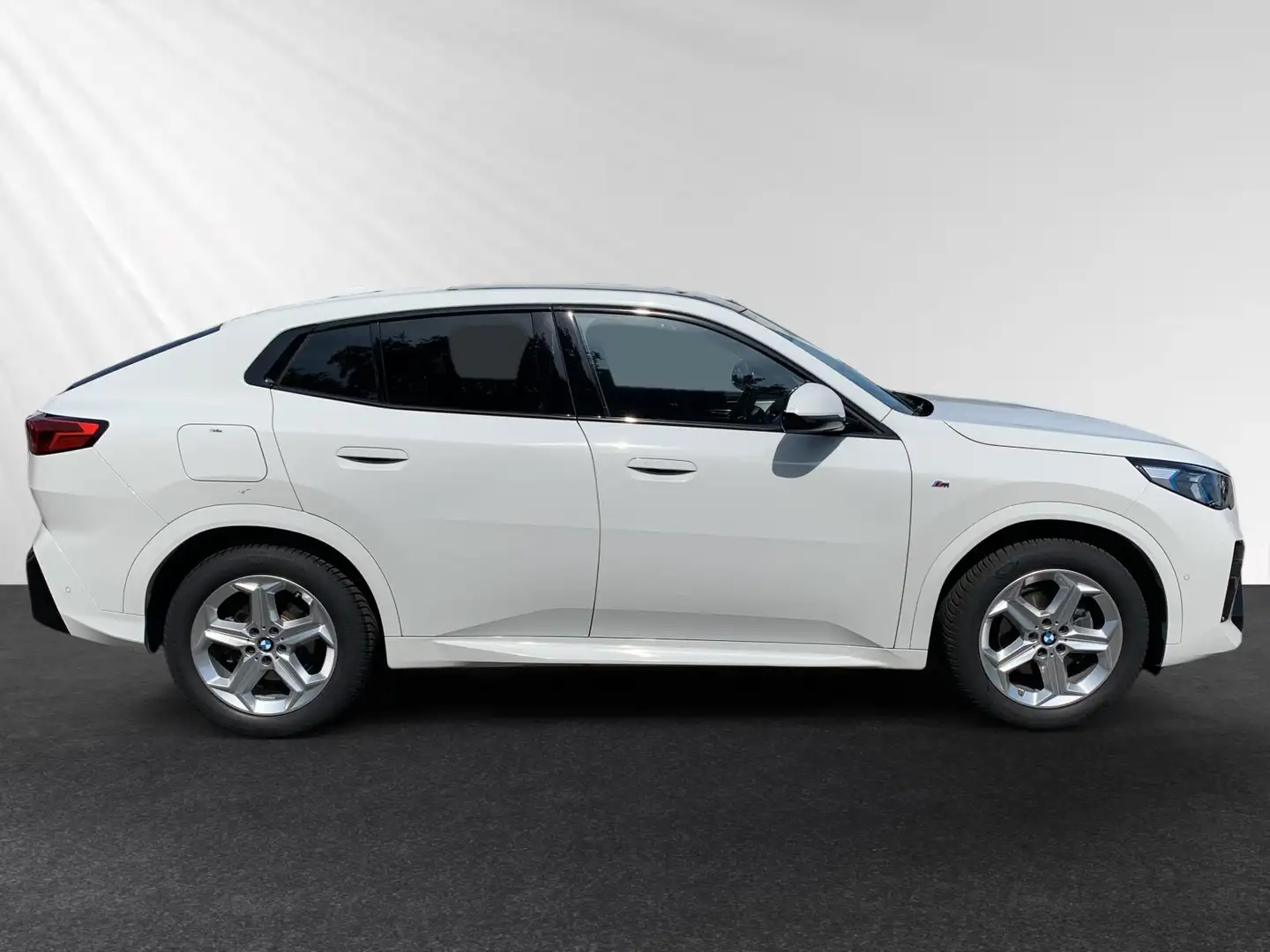 BMW X2 sDrive18d M Sport|AHK|Pano|Harman/Kardon Weiß - 2