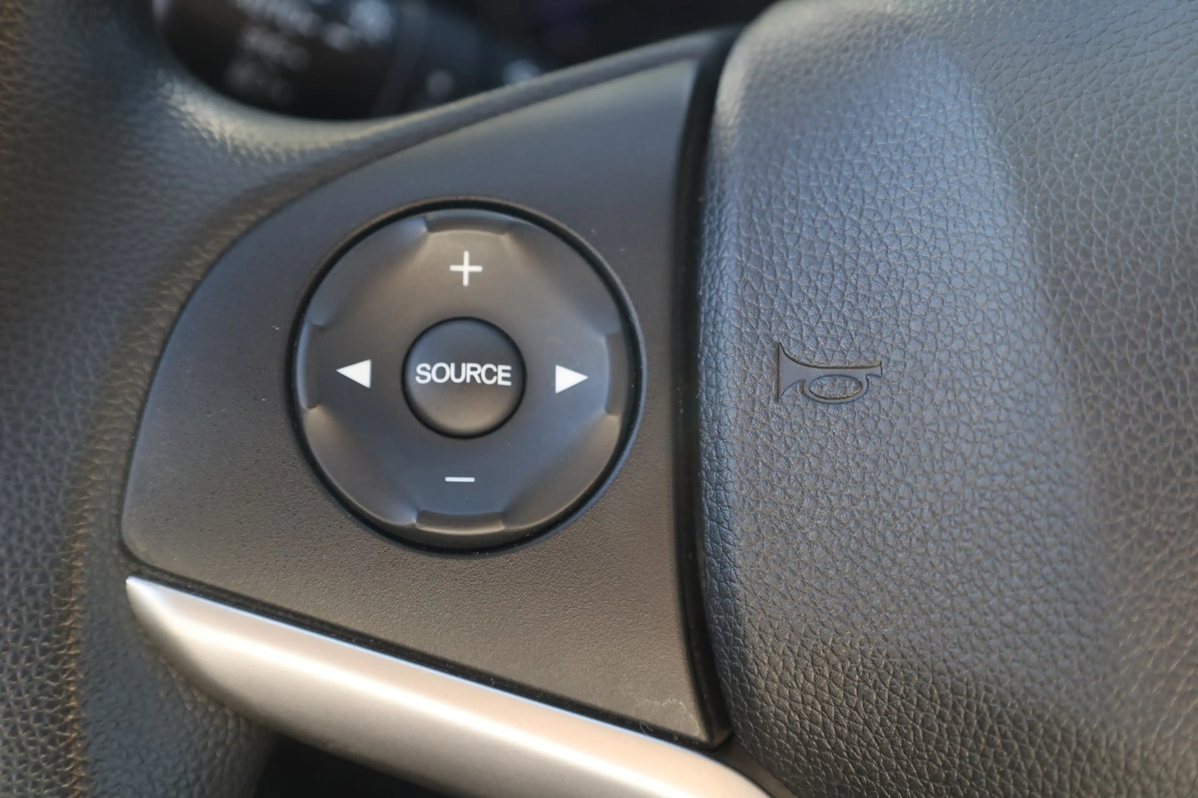 Honda Jazz 1.3 Trend Tempomat Sitzheizung AHK USB AUX — photo 15
