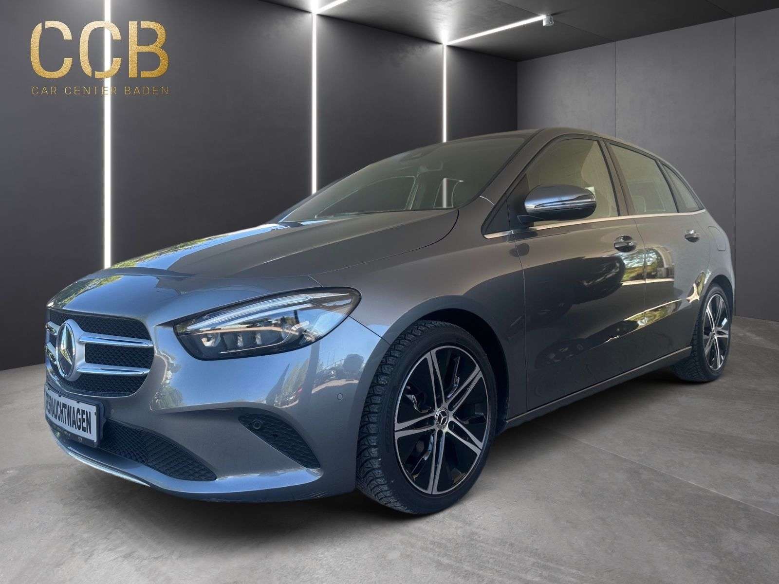 Mercedes-Benz B 180