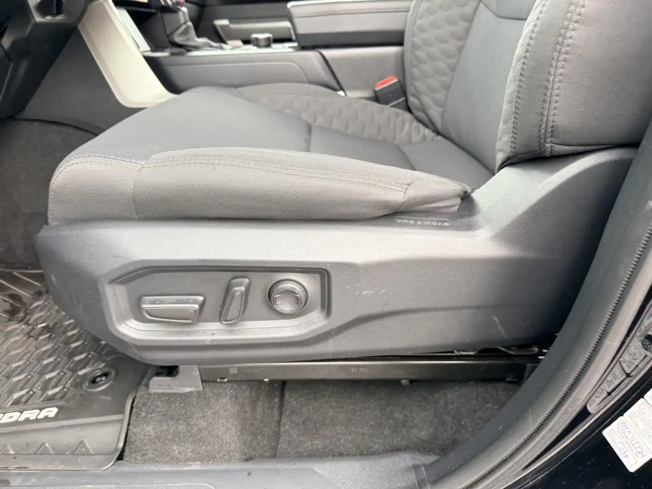 Toyota Tundra снимка Toyota Tundra
