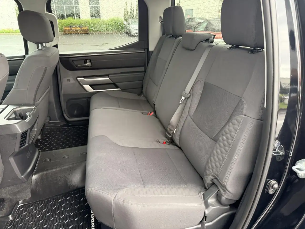 Toyota Tundra снимка Toyota Tundra