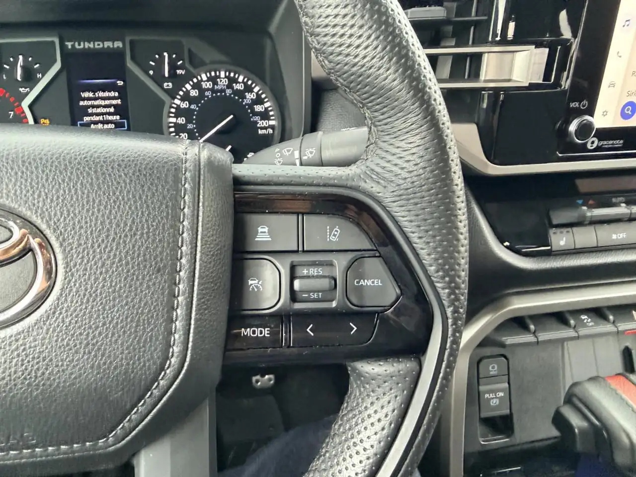 Toyota Tundra снимка Toyota Tundra
