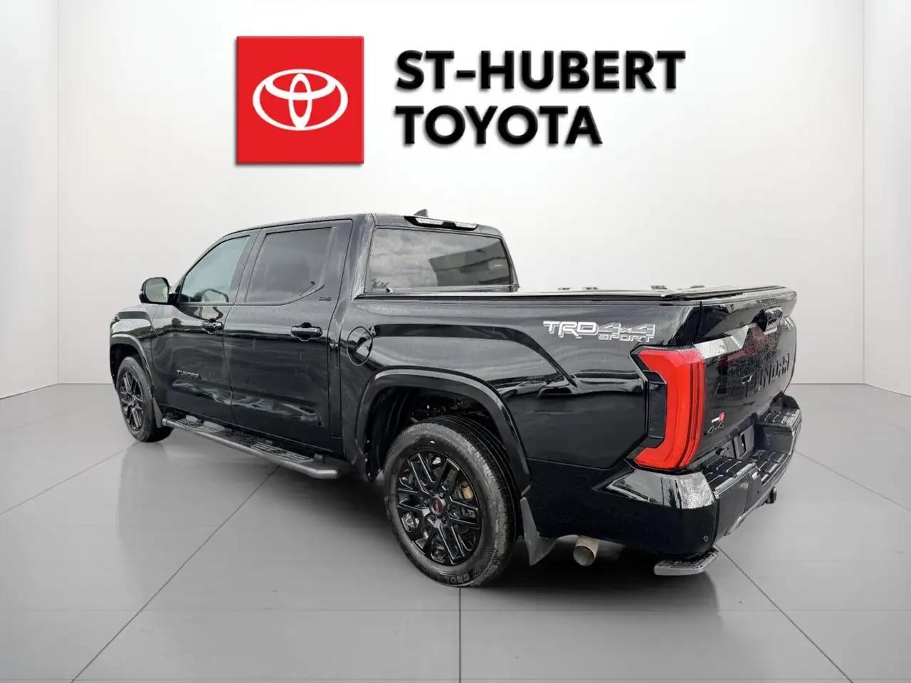 Toyota Tundra снимка Toyota Tundra