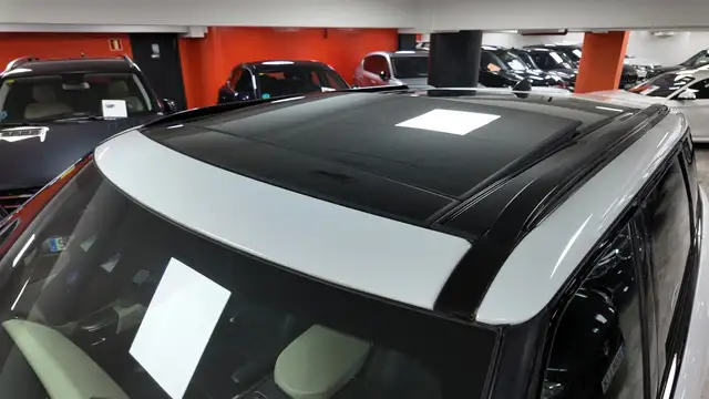 Land Rover Range Rover Sport view 12