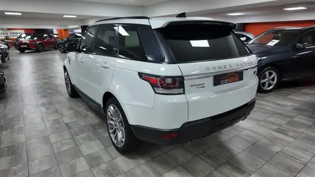 Land Rover Range Rover Sport view 4