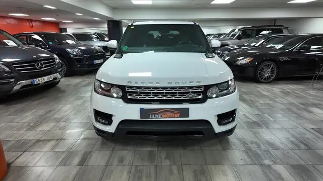 Land Rover Range Rover Sport view 2