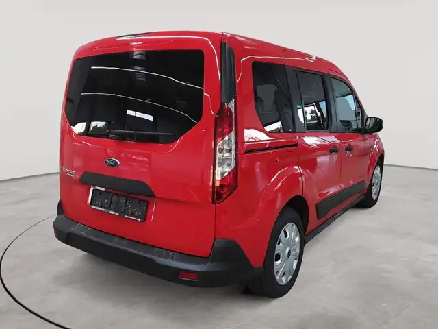 Ford Transit view 4
