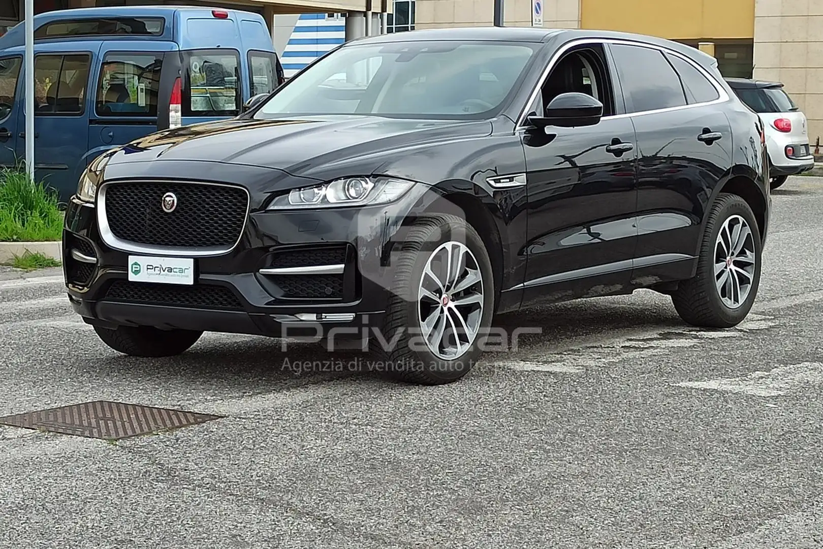 Jaguar F-Pace F-Pace 2.0 D 180 CV AWD aut. R-Sport UNICO PROP Schwarz - 1