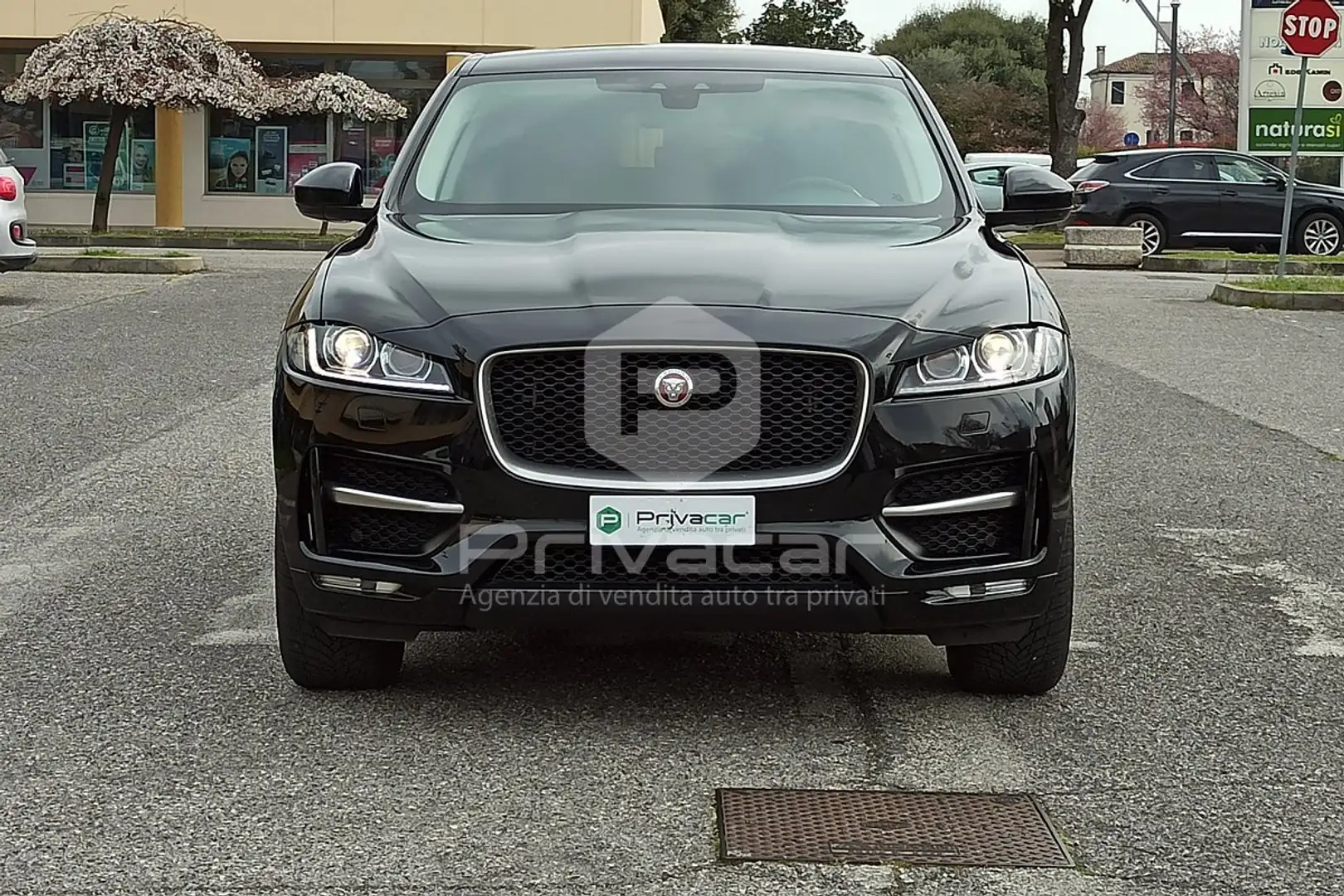 Jaguar F-Pace F-Pace 2.0 D 180 CV AWD aut. R-Sport UNICO PROP Schwarz - 2