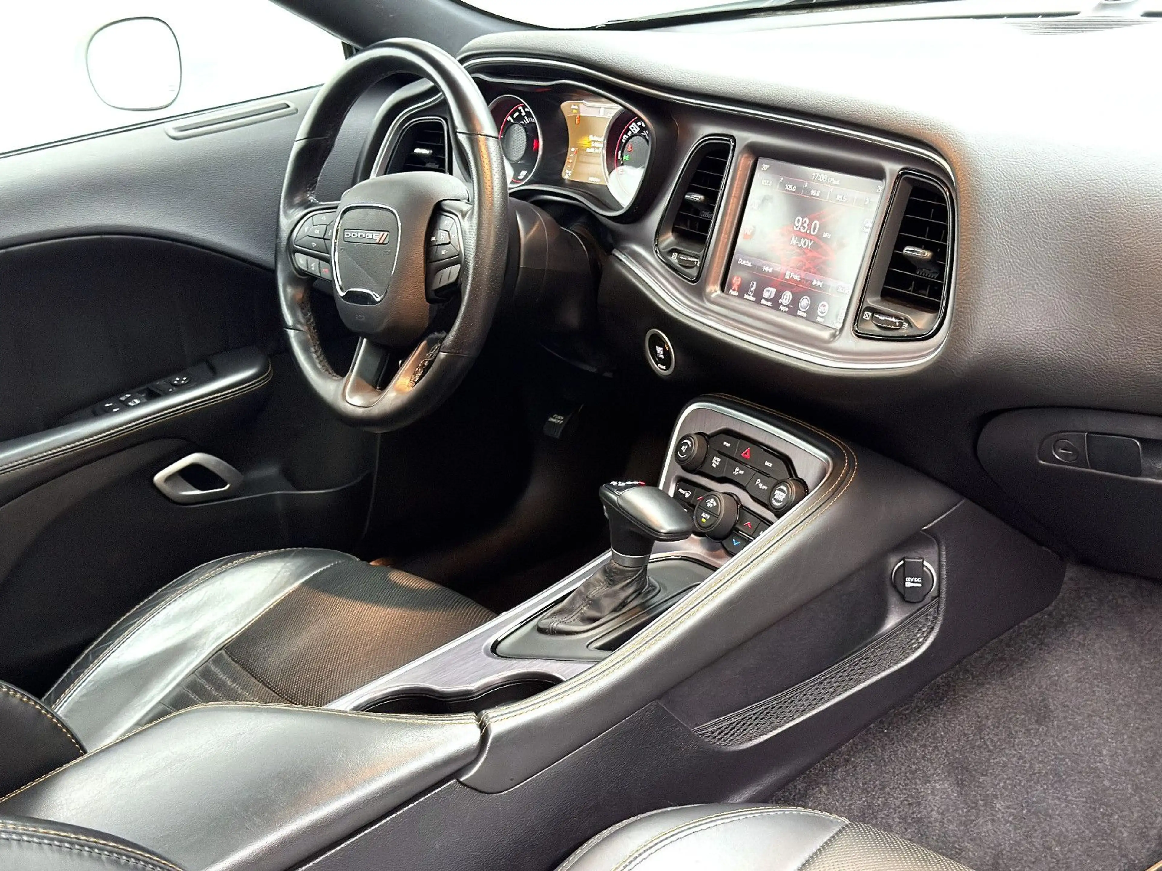 Dodge Challenger 6.4 V8 SRT Hemi *Wide Body*Alpine* — photo 10