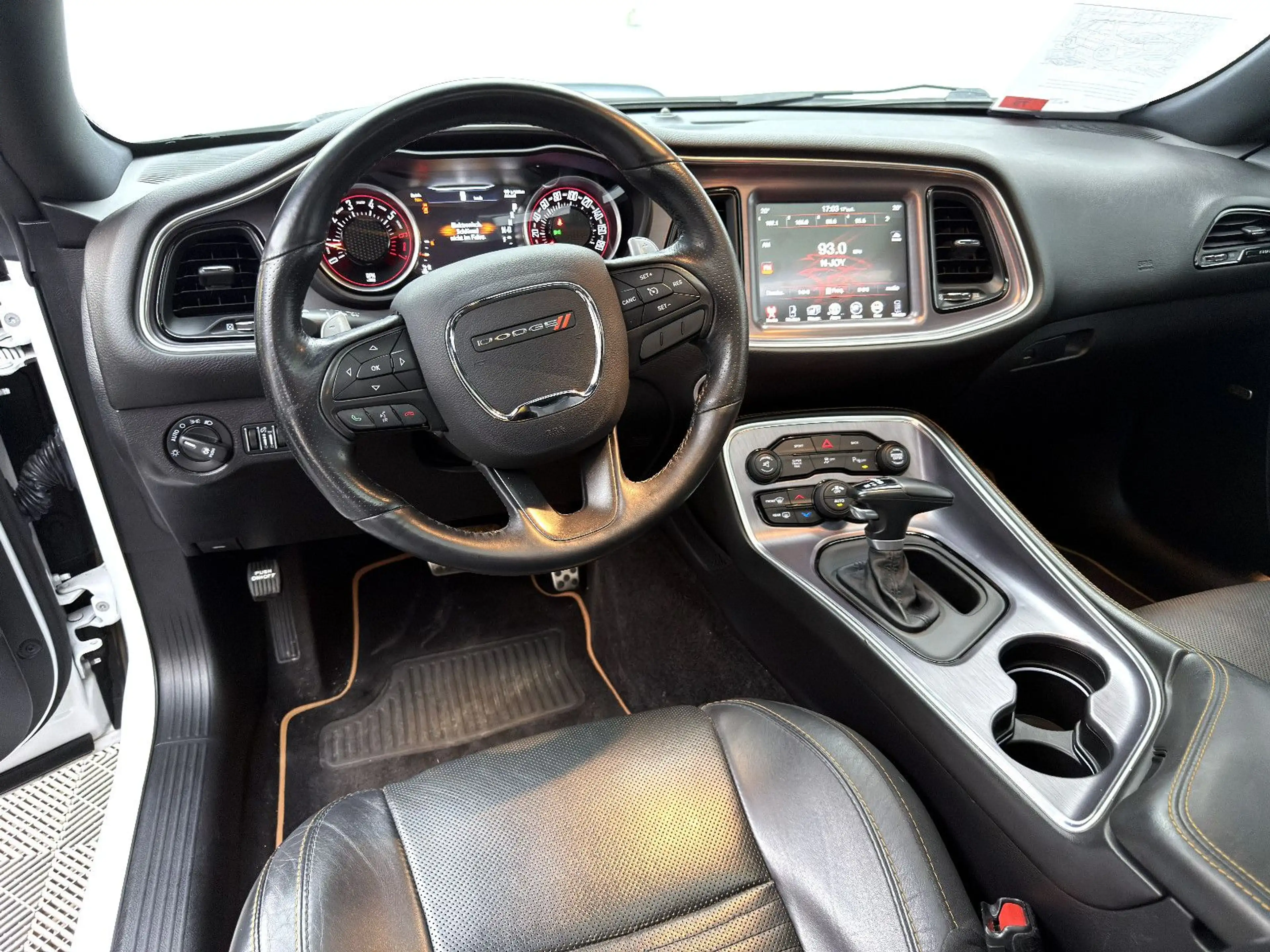Dodge Challenger 6.4 V8 SRT Hemi *Wide Body*Alpine* — photo 11