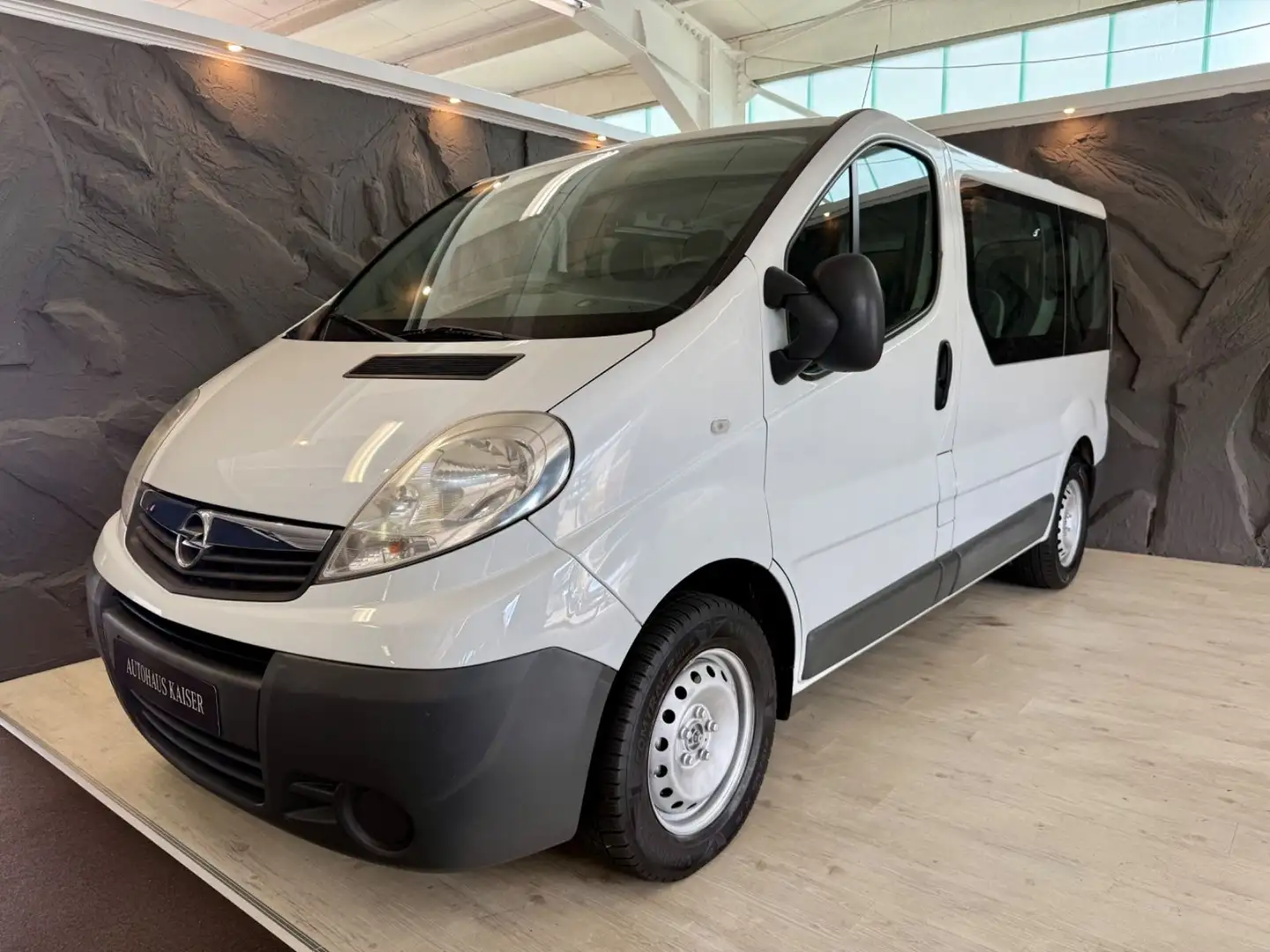 Opel Vivaro 2.0 CDTI/9-SITZER/1-HAND/TÜV  L1H1 2,7t Blanc - 1