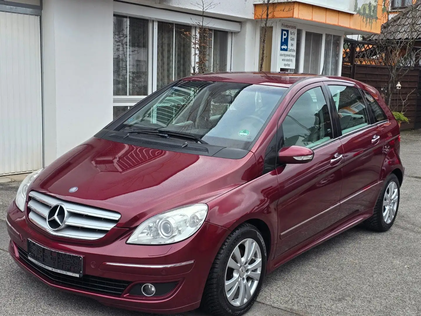 Mercedes-Benz B 200 *GEPFLEGT*TEILLEDER Rot - 1