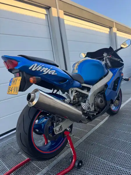 Kawasaki Ninja ZX-9R - foto 5
