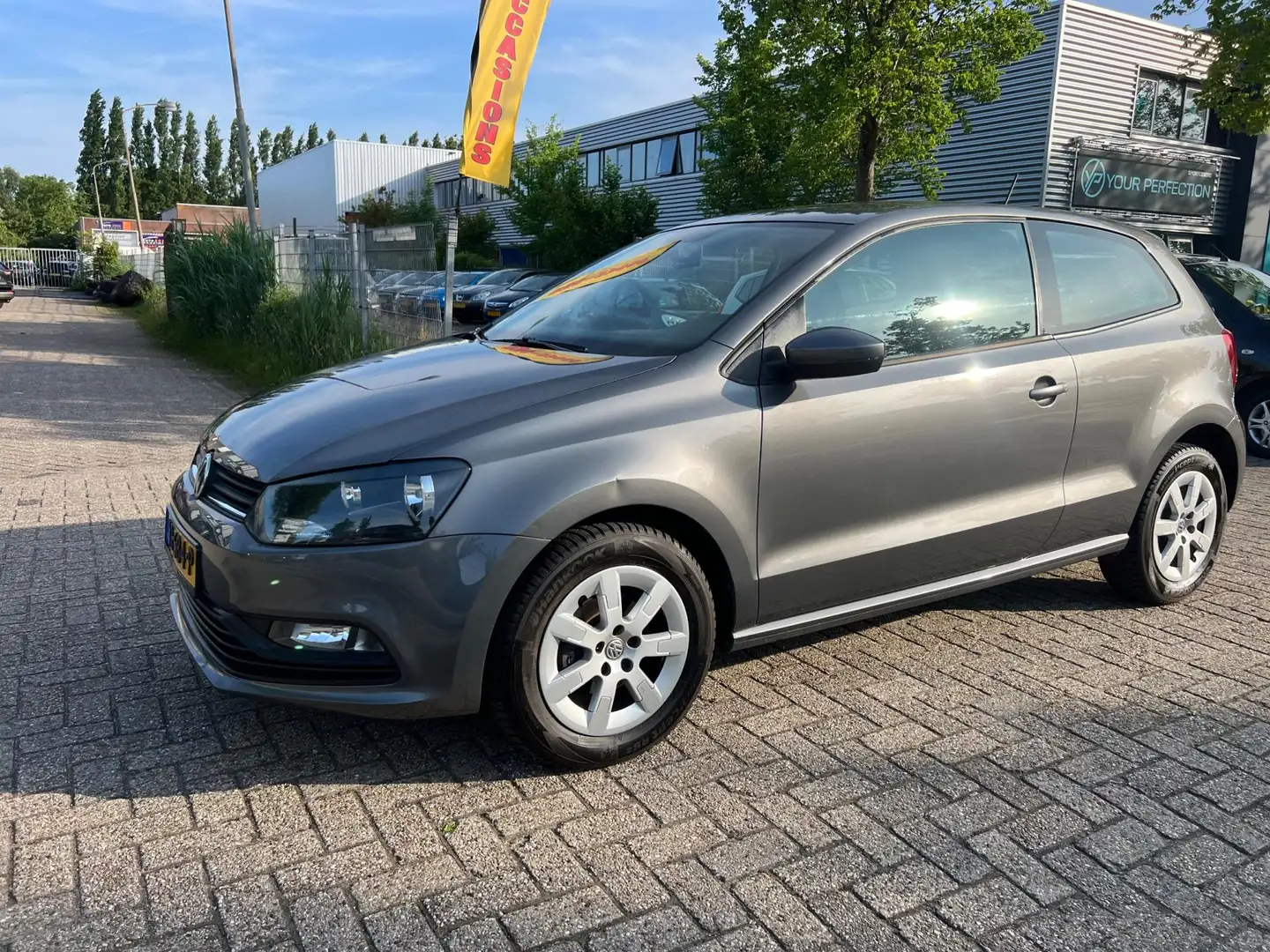 Volkswagen Polo 1.0 - AIRCO - NIEUWE APK - NETTE STAAT ! Grau - 2