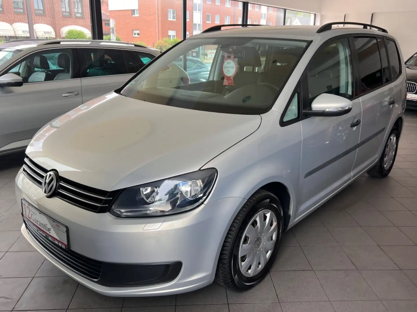 Volkswagen Touran Trendline ~Klimaauto~6Gang~Navi~SHZ~AUX~ Beige - 2
