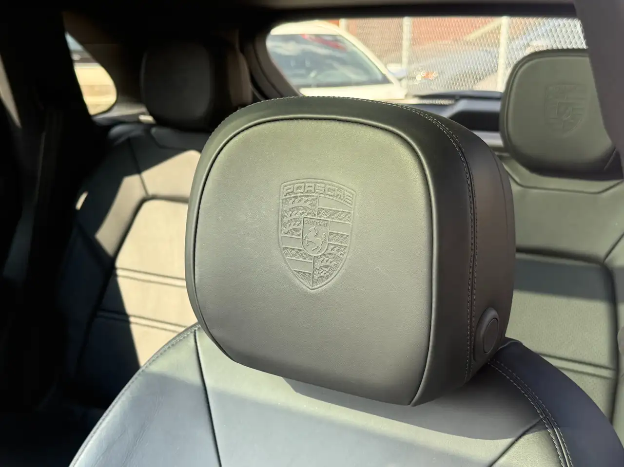 Porsche Cayenne снимка Porsche Cayenne