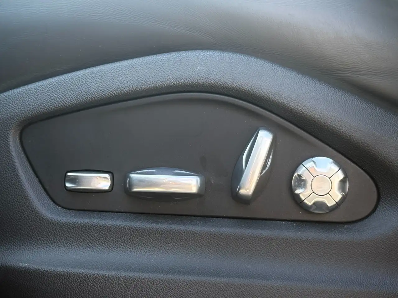 Porsche Cayenne снимка Porsche Cayenne