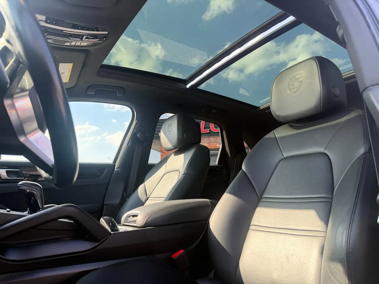 Porsche Cayenne снимка Porsche Cayenne