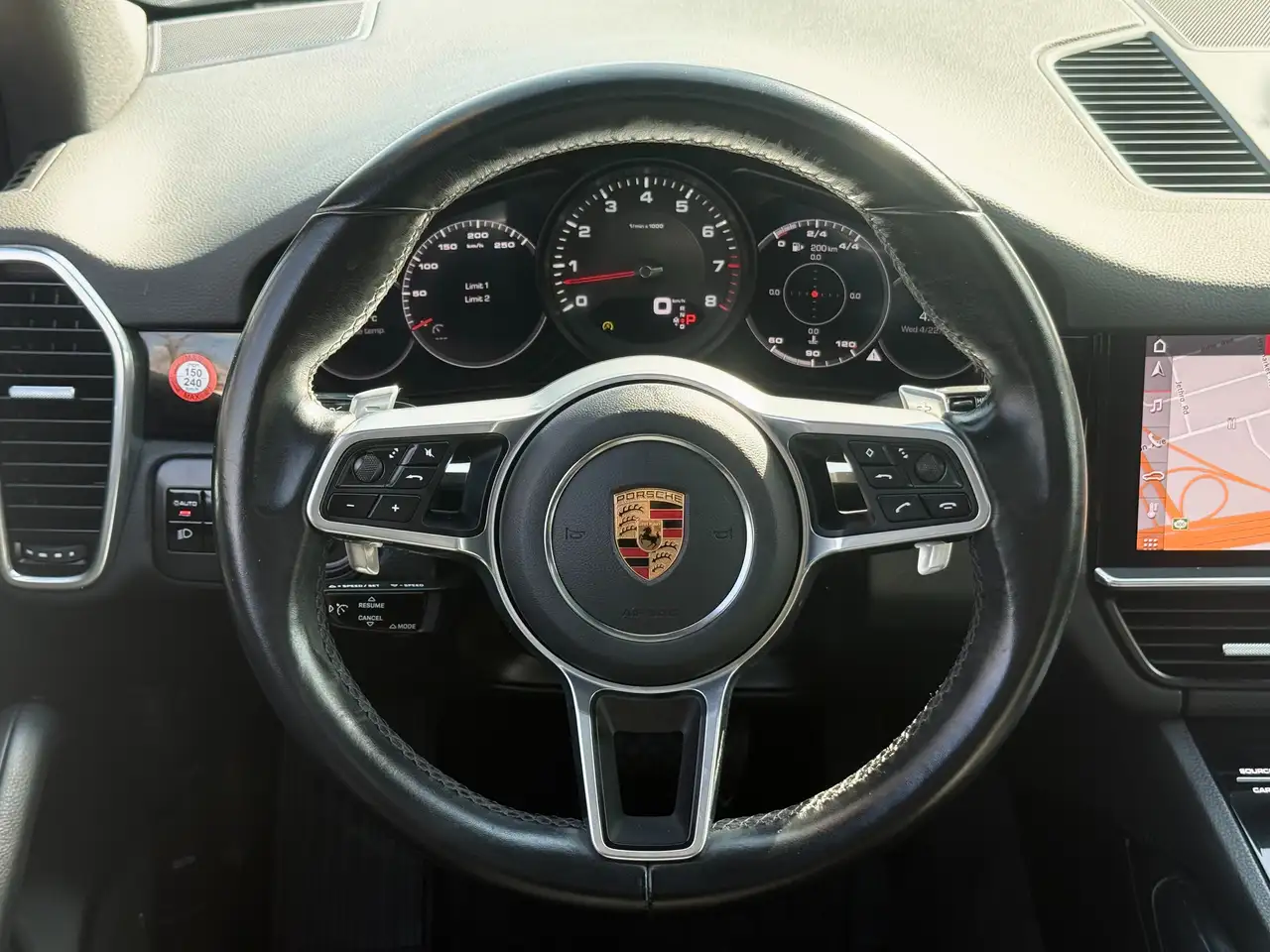 Porsche Cayenne снимка Porsche Cayenne