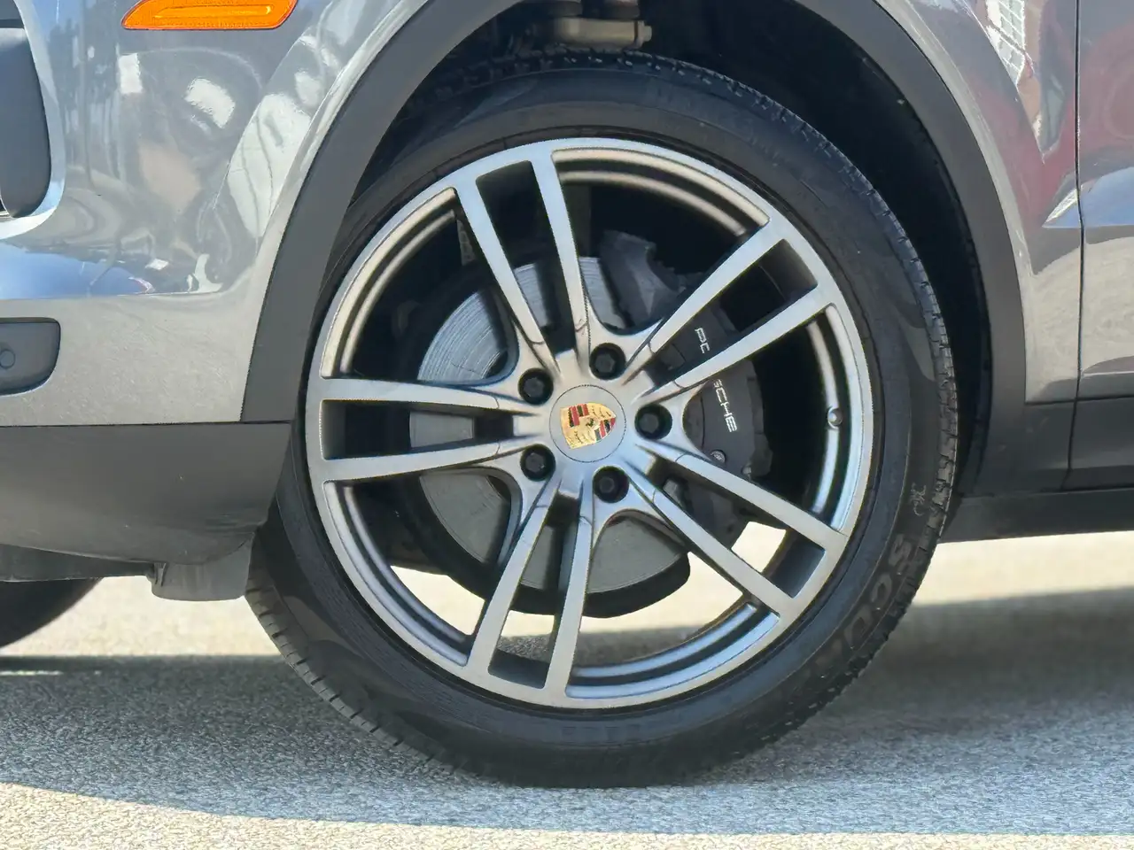 Porsche Cayenne снимка Porsche Cayenne