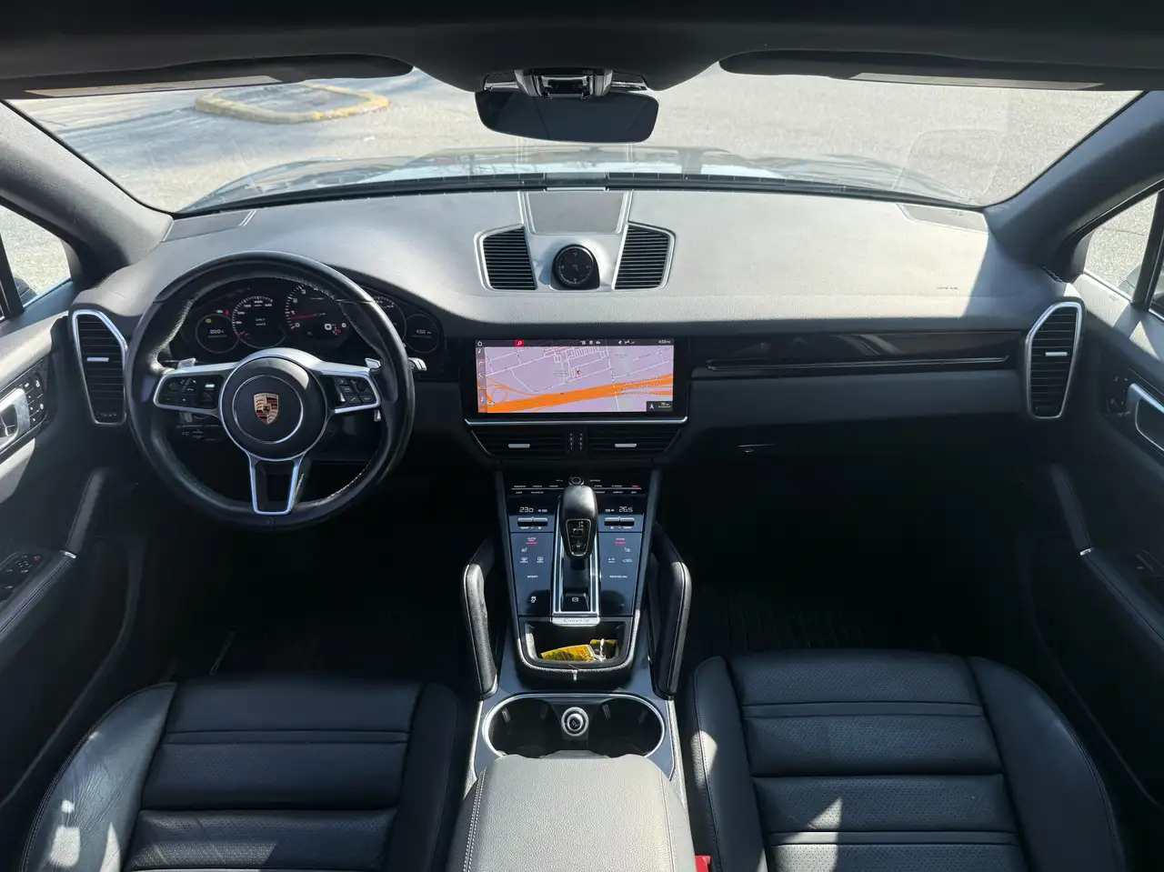 Porsche Cayenne снимка Porsche Cayenne