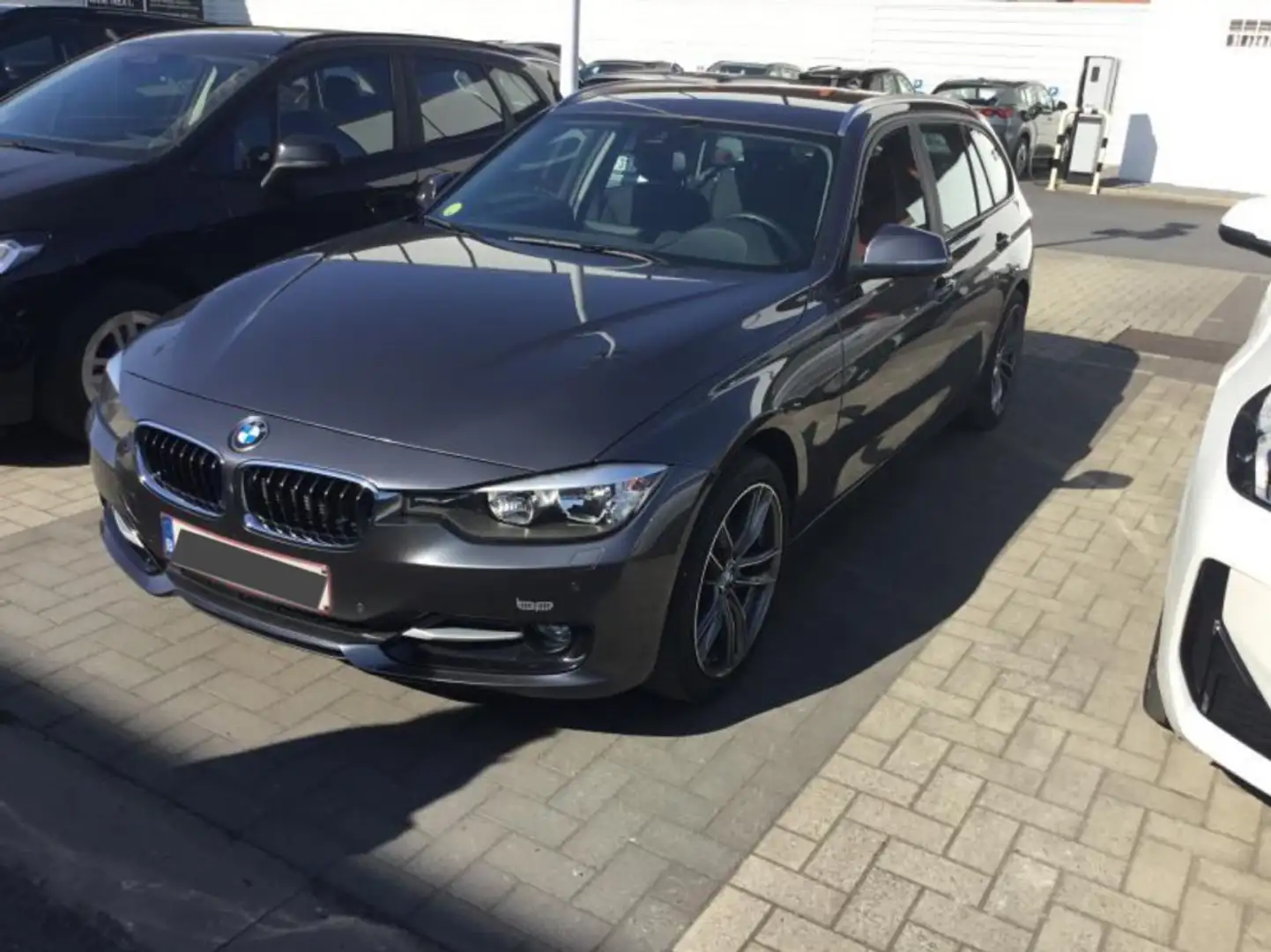 BMW 318 d Touring 1er Propriétaire Garantie 12 mois Grijs - 1
