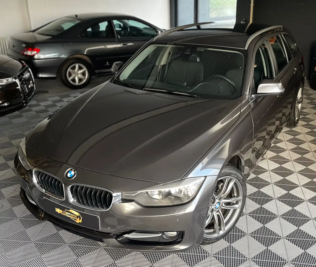 BMW 318 d Touring 1er Propriétaire Garantie 12 mois Grau - 2