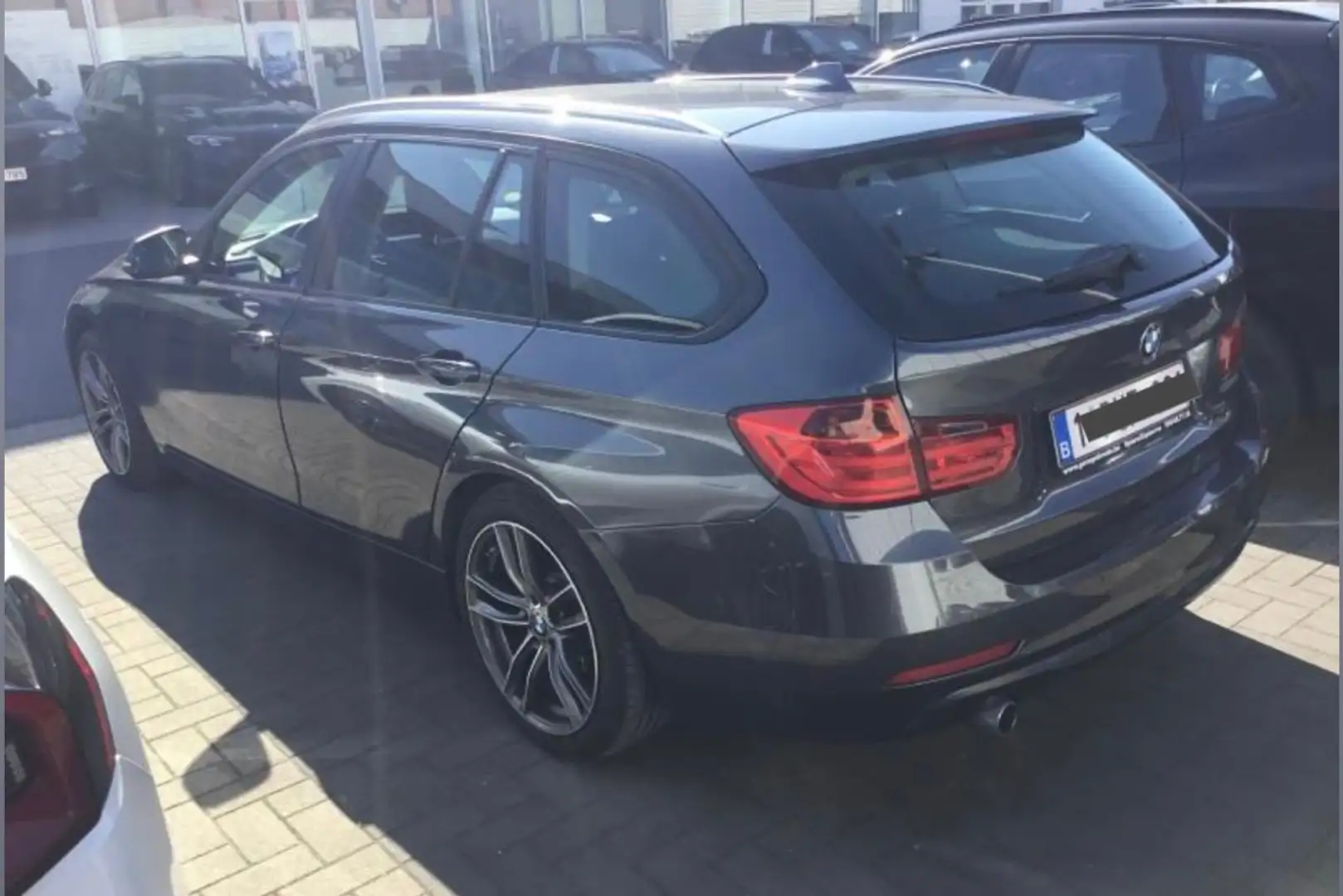 BMW 318 d Touring 1er Propriétaire Garantie 12 mois Grijs - 2