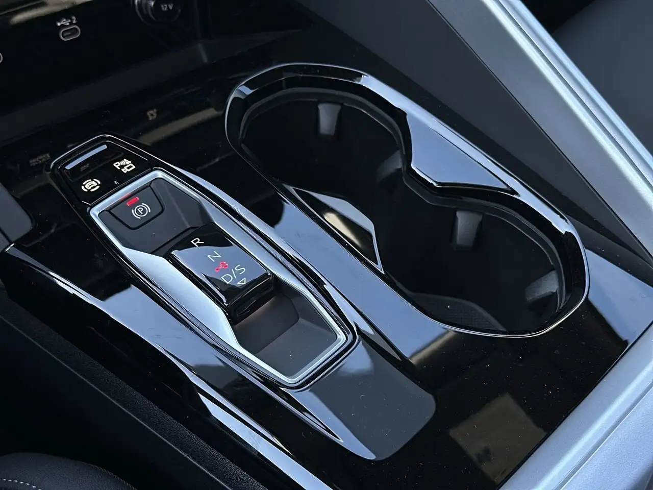 Audi Q5 снимка Audi Q5