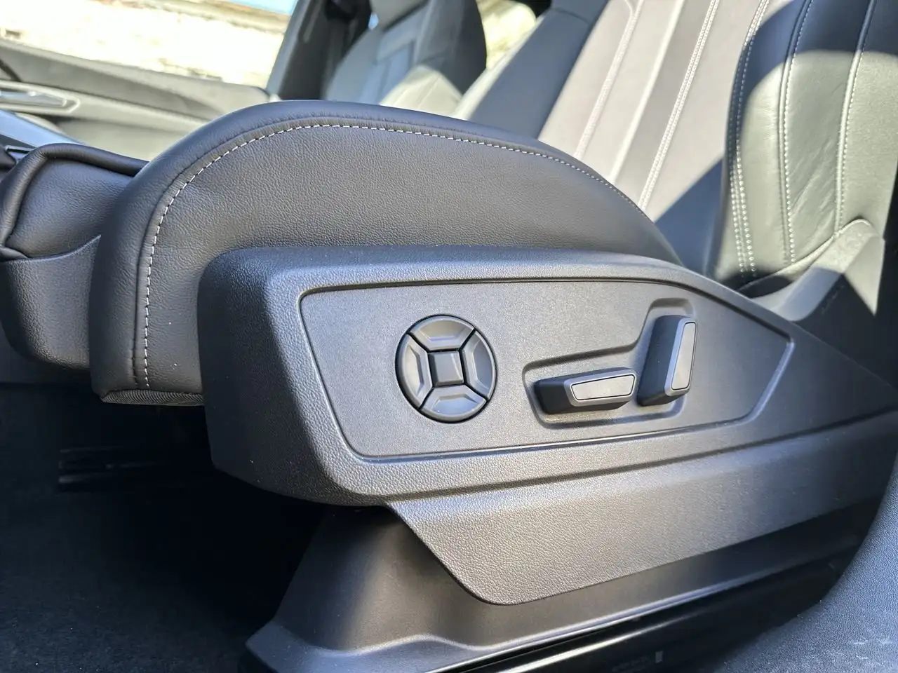 Audi Q5 снимка Audi Q5
