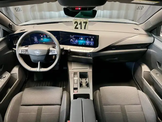 Opel Astra view 10