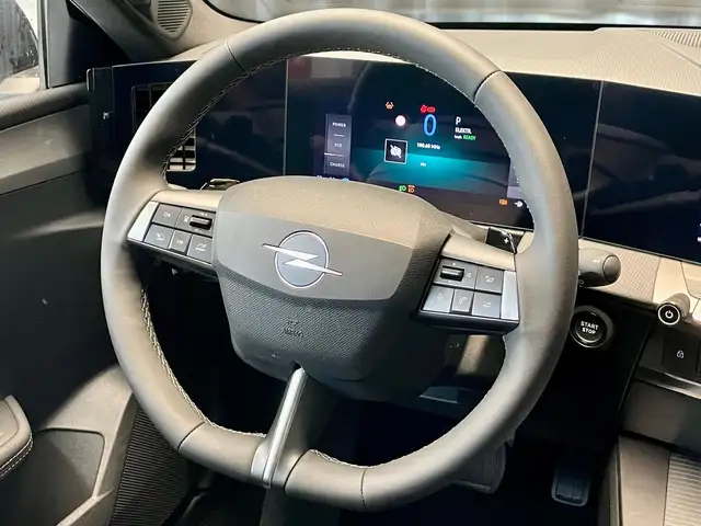 Opel Astra view 11