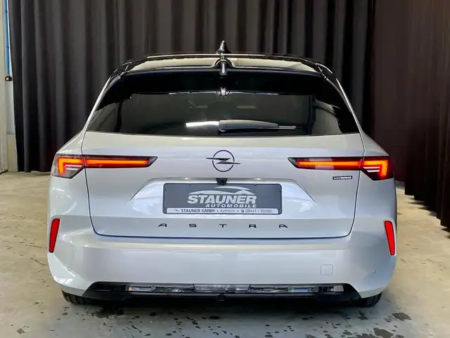Opel Astra view 6