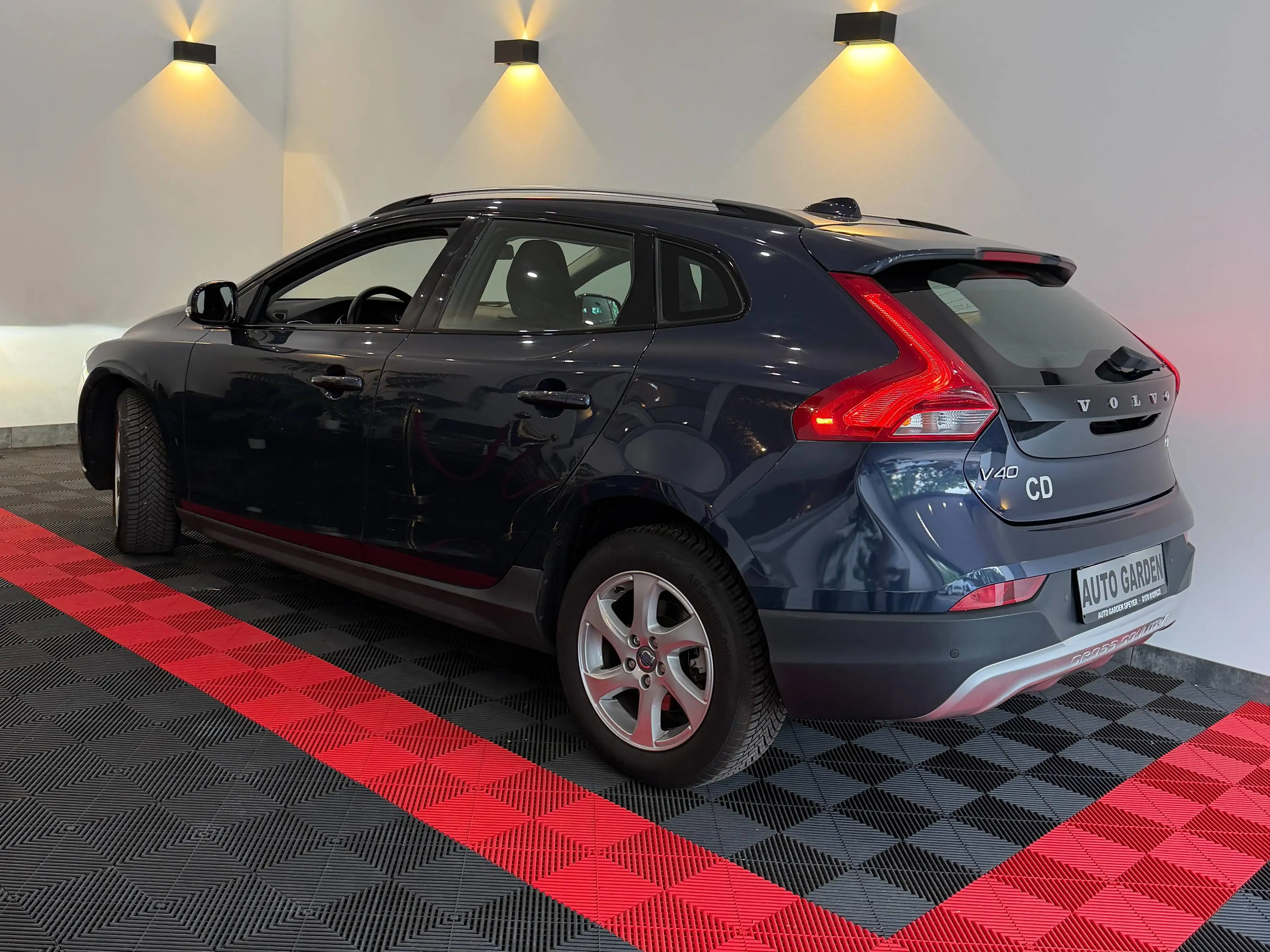 Volvo V40 Momentum — photo 4