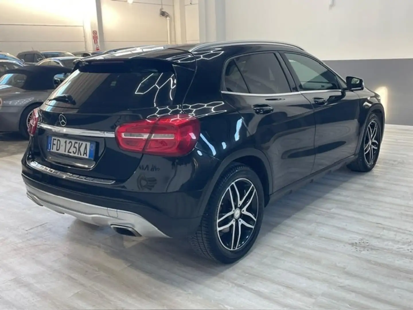 Mercedes-Benz GLA 180 GLA 180 Sport Nero - 2