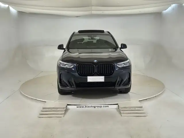 BMW X3 view 3