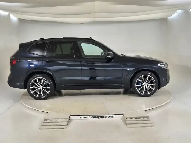 BMW X3 view 6