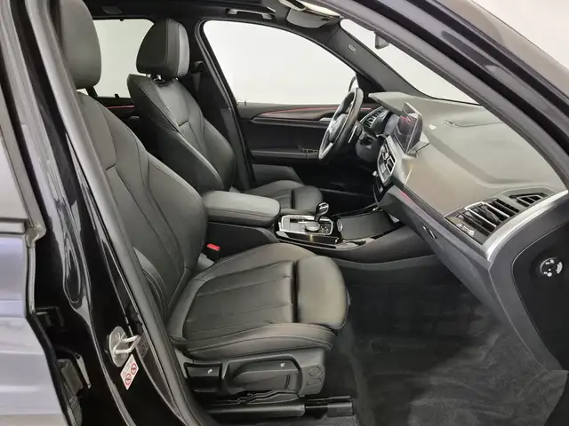 BMW X3 view 10