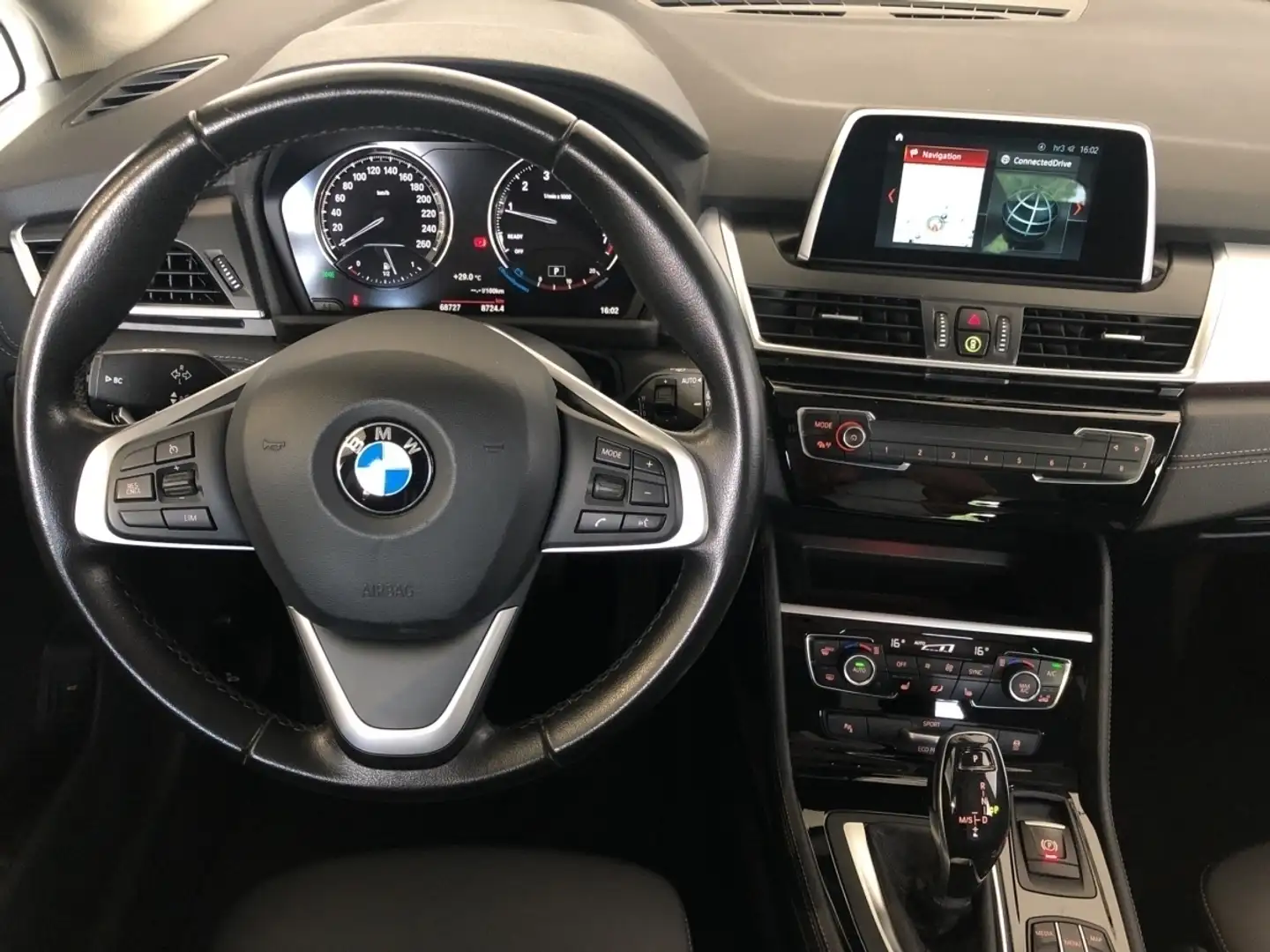BMW 220 i Active Tourer Sport Line AHK/NAVI/MEMO/LED AHK/N Gris - 2
