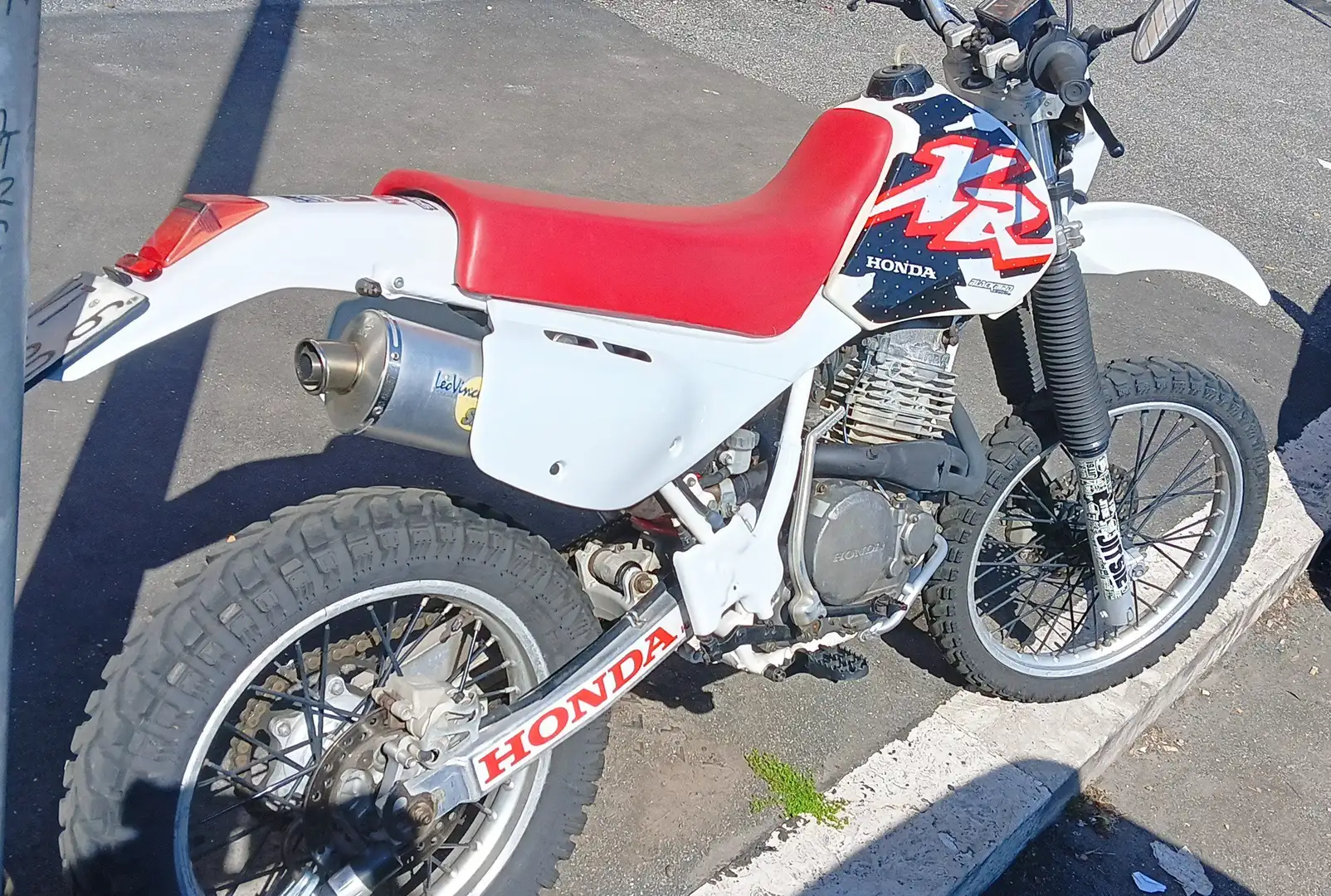 Honda XR 600 Bílá - 2