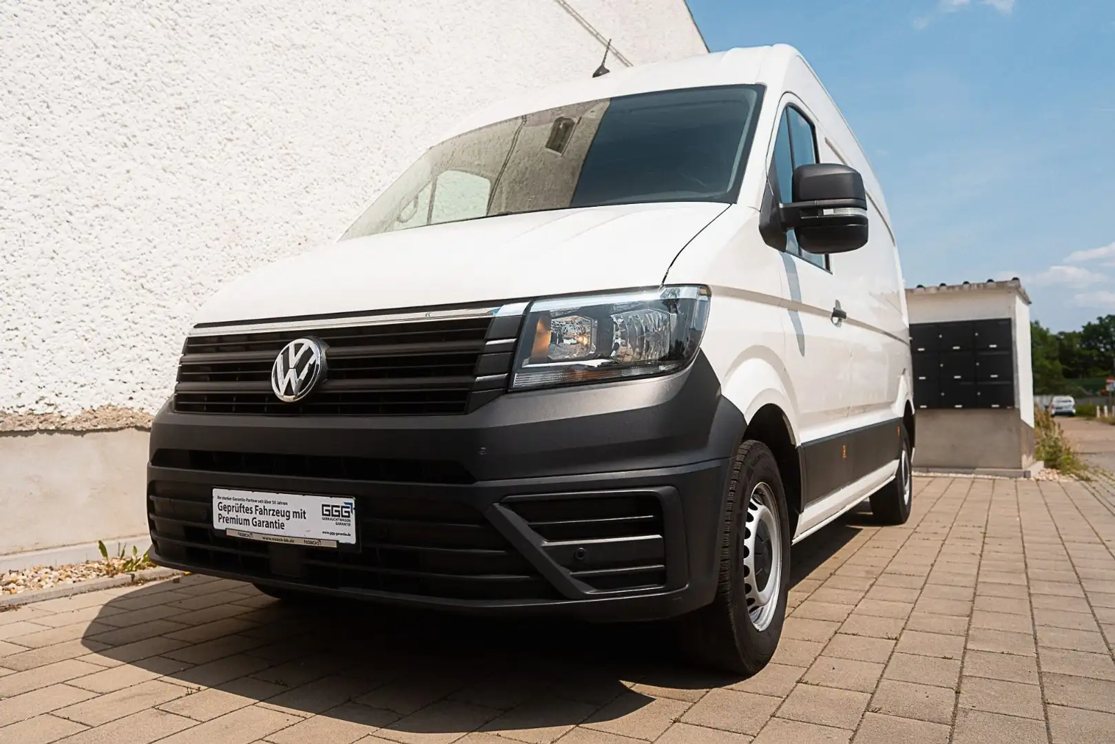 Volkswagen Crafter 35 2.0 TDI MR HD L2 H2 FWD / Klima Navi Blanc - 1