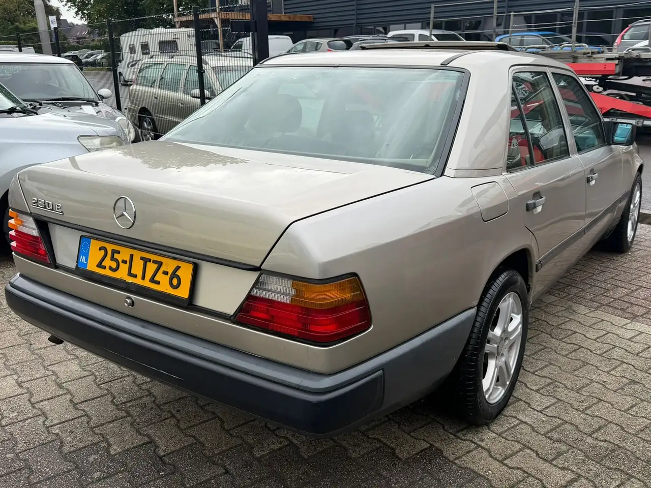 Mercedes-Benz 500 200-500 (W124) 230E Automaat Schuifdak Belastingvr, foto 8