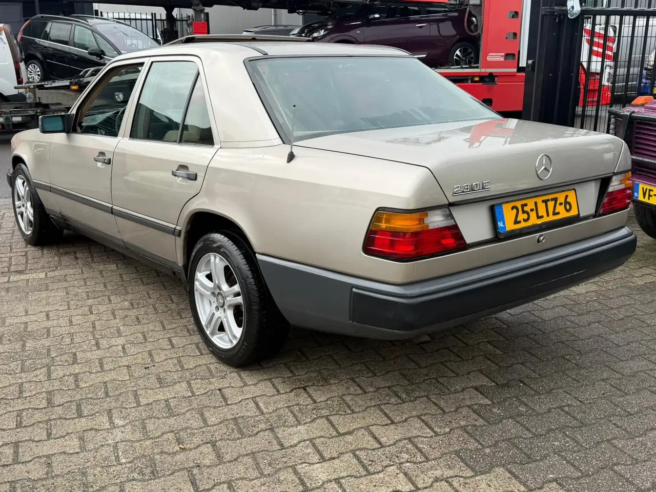 Mercedes-Benz 500 200-500 (W124) 230E Automaat Schuifdak Belastingvr, foto 9