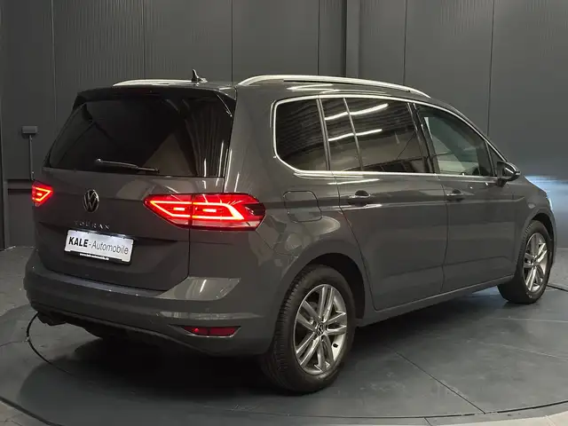 Volkswagen Touran view 5