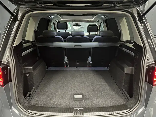 Volkswagen Touran view 28