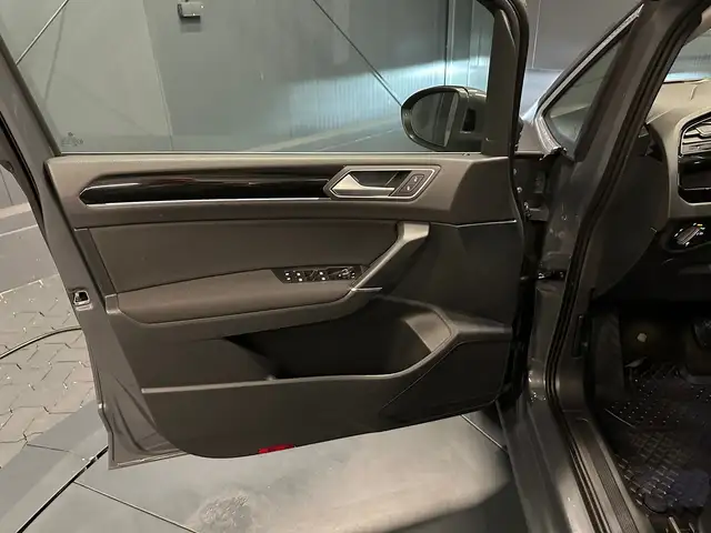 Volkswagen Touran view 14