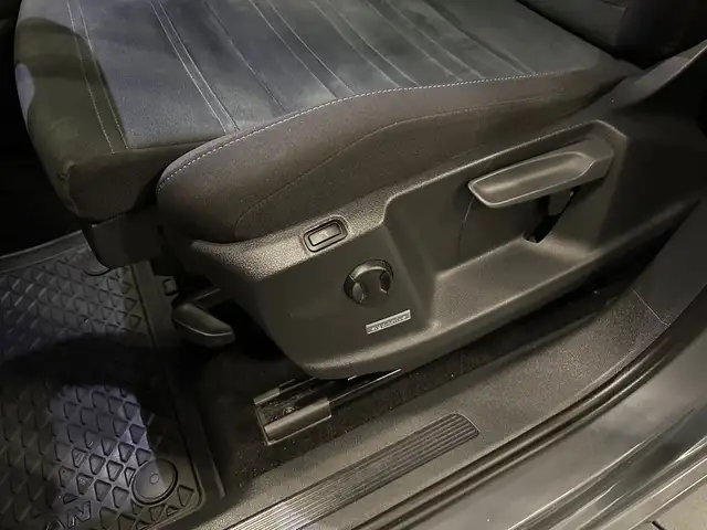 Volkswagen Touran view 16