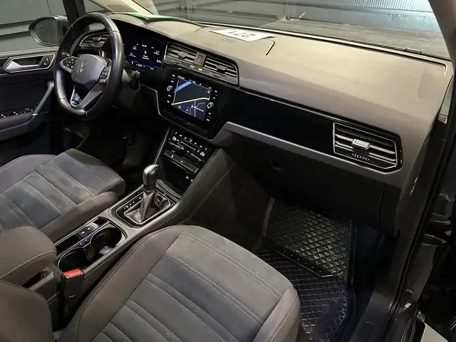 Volkswagen Touran view 12