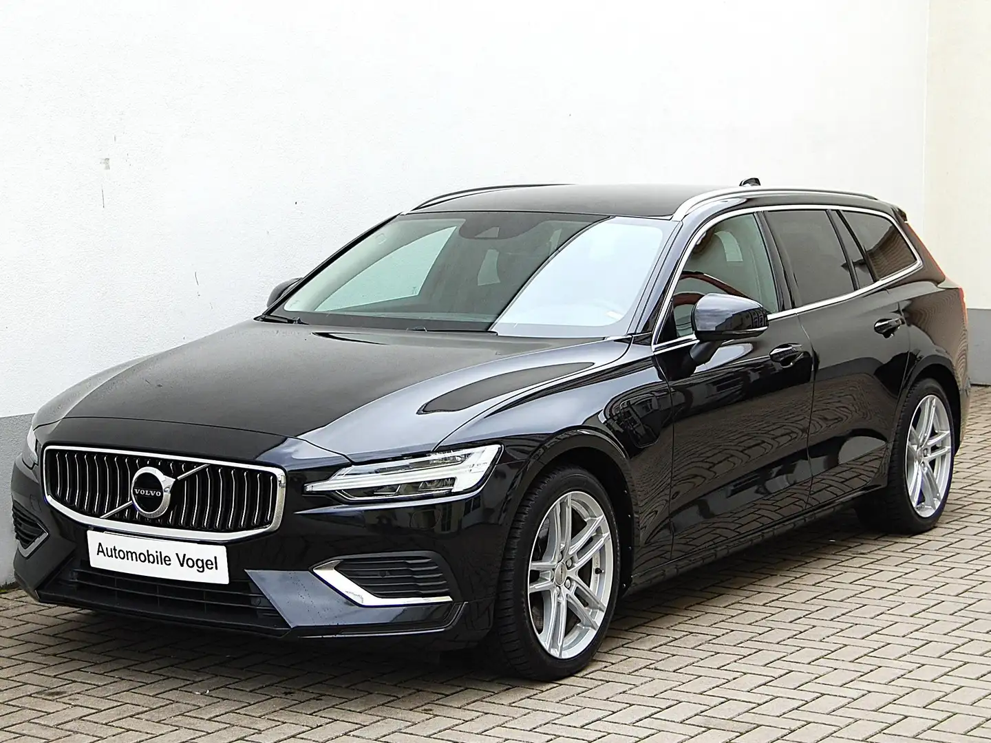 Volvo V60 V60 T6 Recharge AWD Inscription -sehr gepflegt- Schwarz - 1